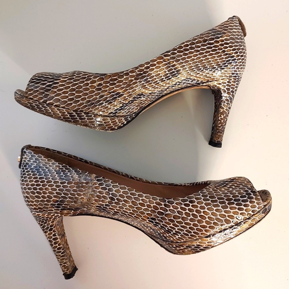 Stuart Weitzman Plainfield Python Snake Print Pee… - image 1